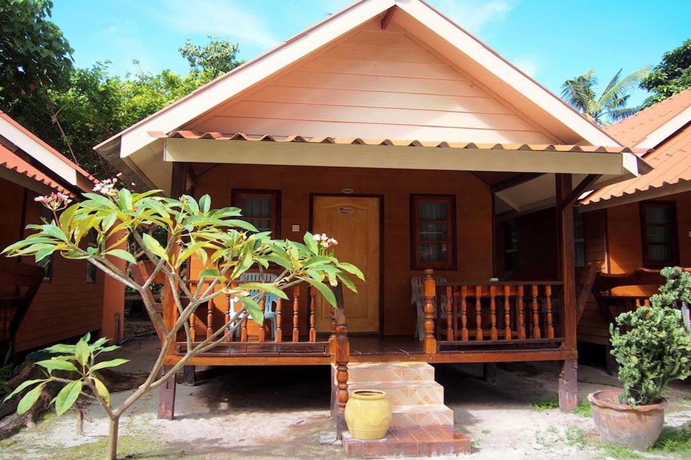 Coco Beach Bungalows 12/77