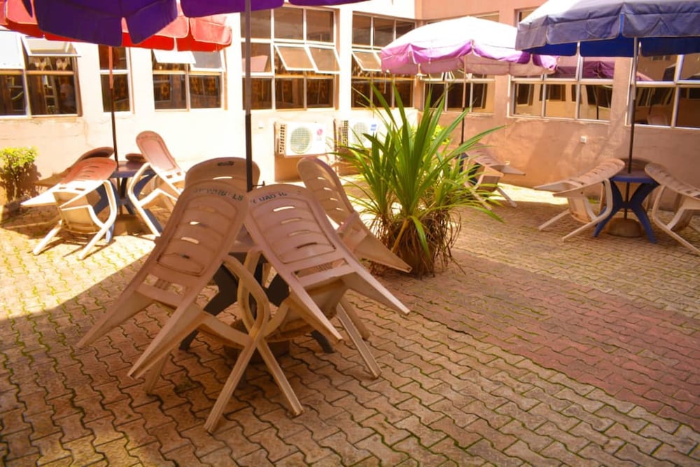 Dikord Hotel And Events Centre 36/39
