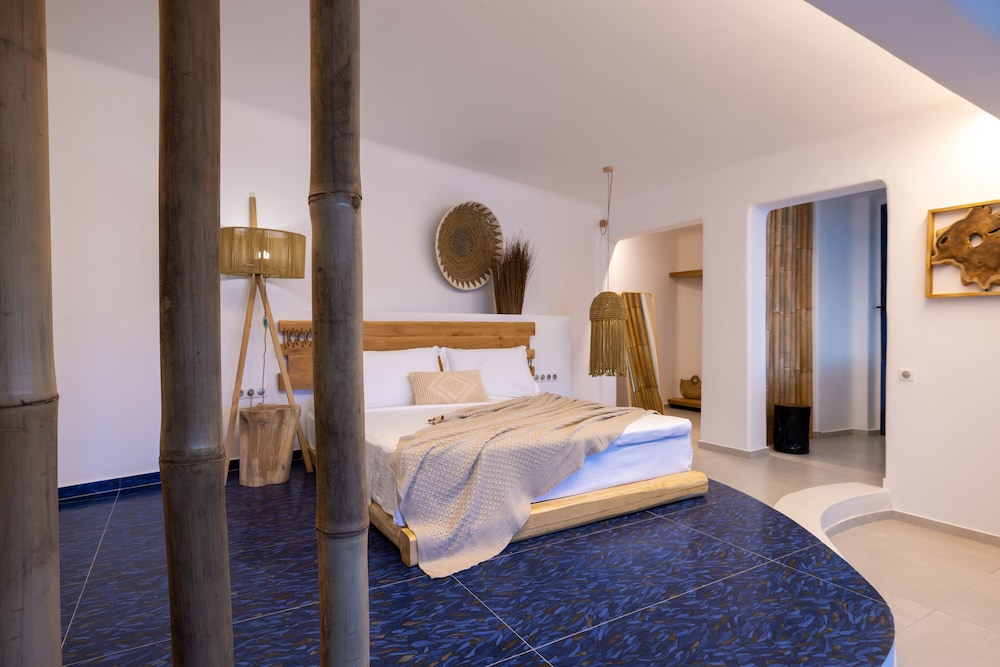 Infinity Blue Suites 14/50