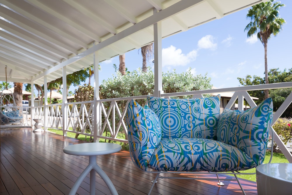 Papagayo Beach Resort 42/72