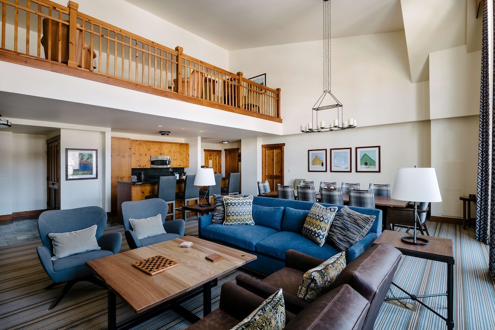 The Lodge At Spruce Peak 57/83