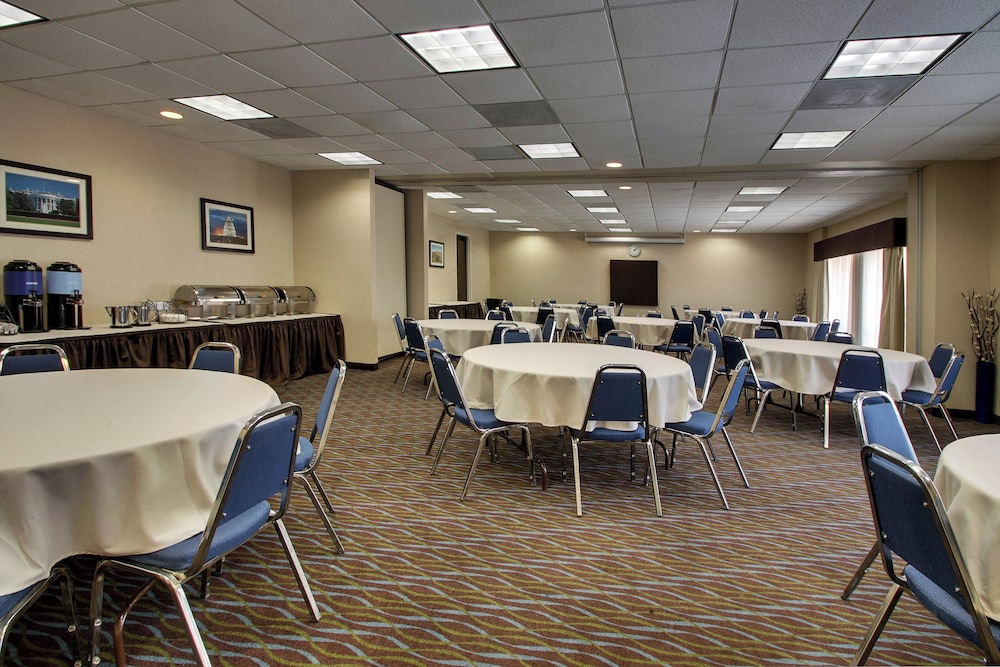 Holiday Inn Express Baltimore-Bwi Airport West 59/70