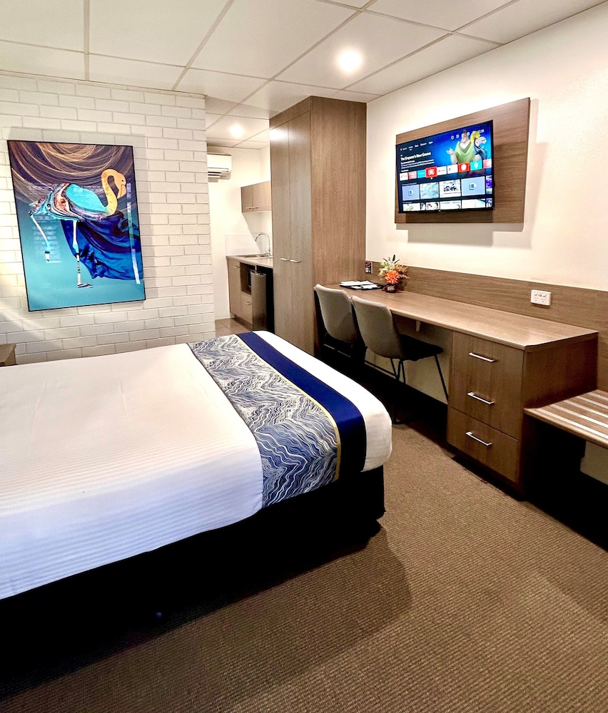 Chalet Motor Inn 27/41