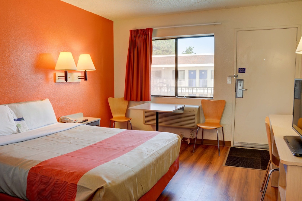 Motel6 Salem, OR 25/62