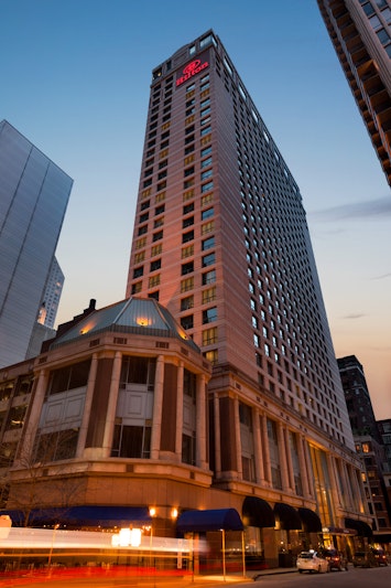 Hilton Chicago Magnificent Mile Suites in CHICAGO - IL