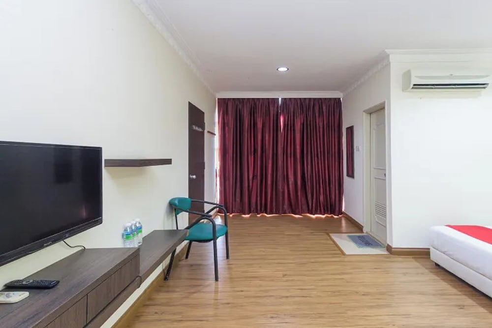 Hotel O T P Hotel 42/54