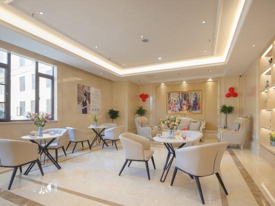 Vienna International Hotel (Ningling Zhanggong Road) 17/28