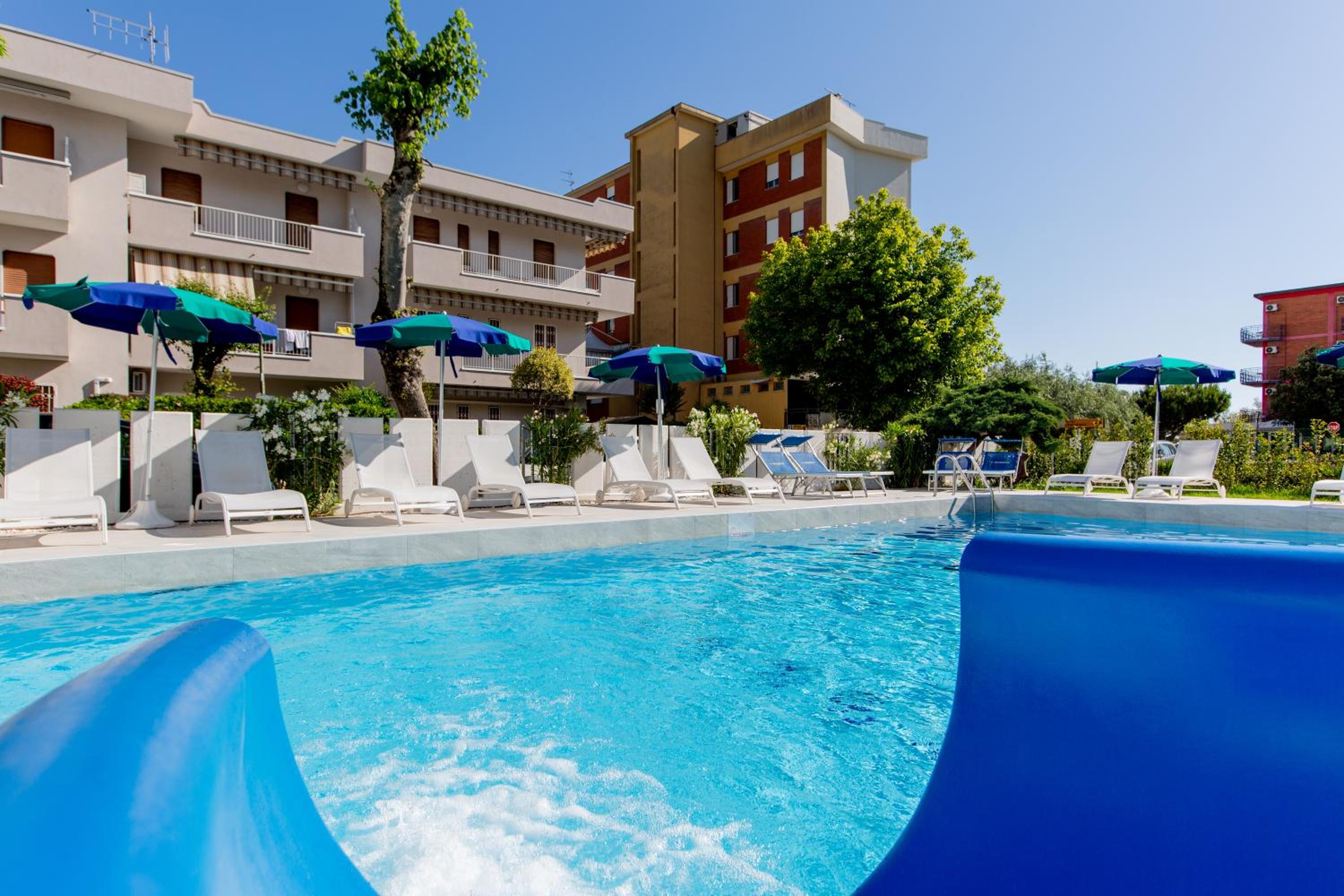 Club Hotel Residence 30/30