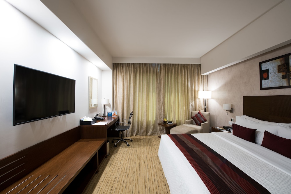 Four Points by Sheraton Hotel and Serviced Apartments Pune 10/47