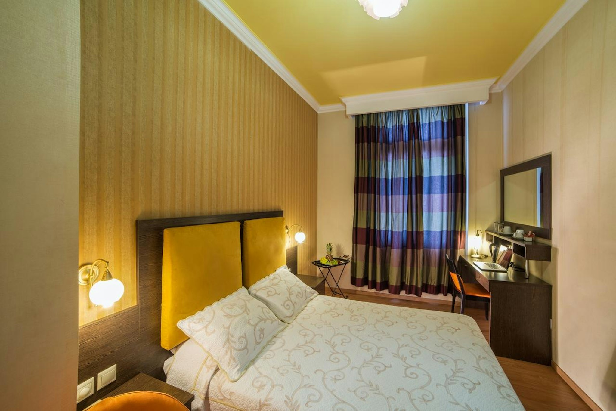 Delphi Art Hotel 9/22