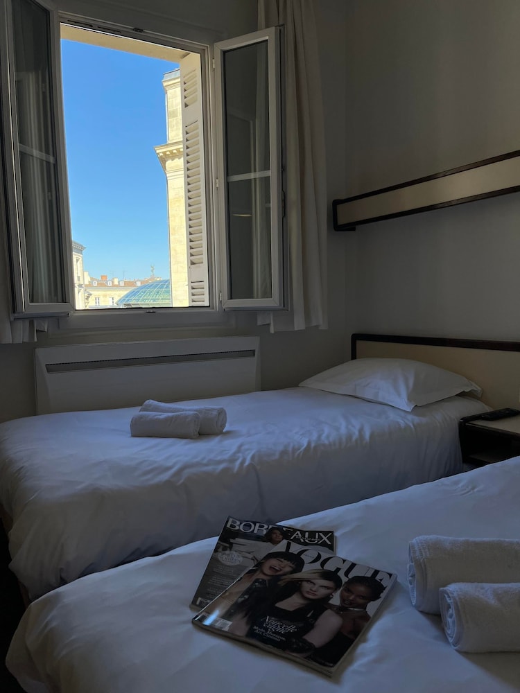 HOTEL DE FRANCE 35/73