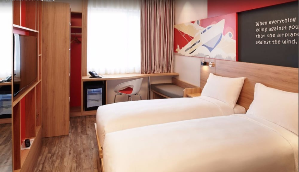 Ibis Saigon Airport 20/73