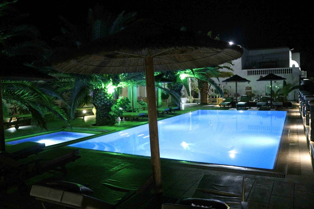 PETINAROS HOTEL 56/69