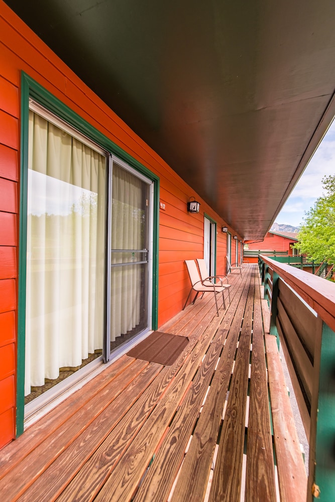 Discovery Lodge 3/69
