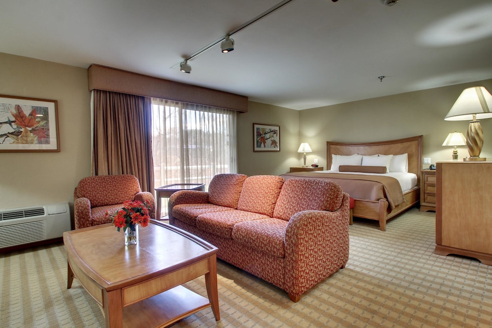 Historic Concord Suites 27/50