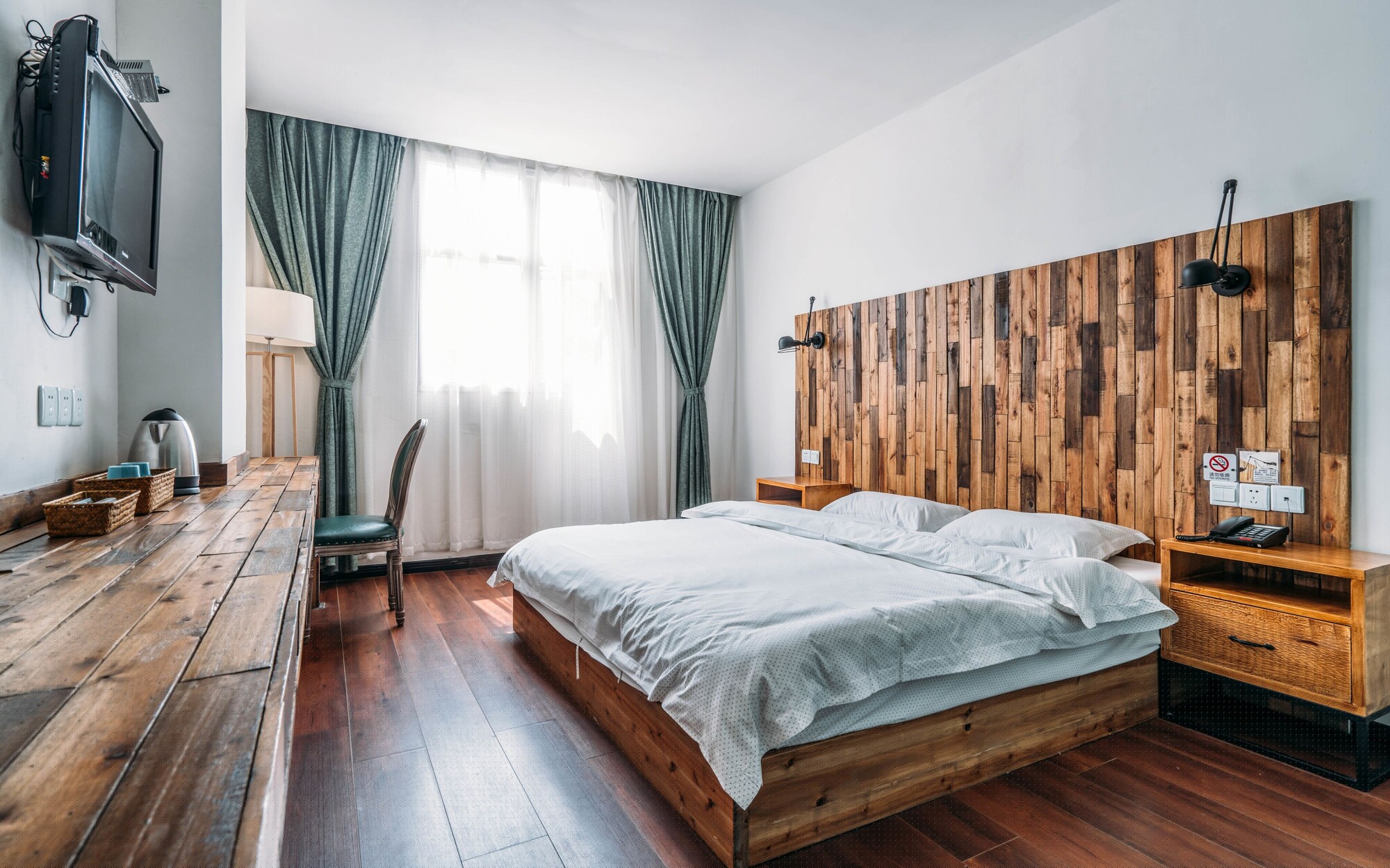 COMFORT, QUEEN BED