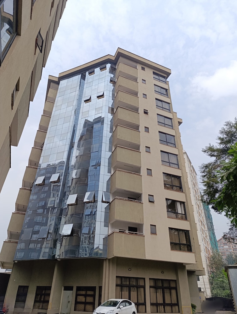 Myra Residences By Trianum 4/95