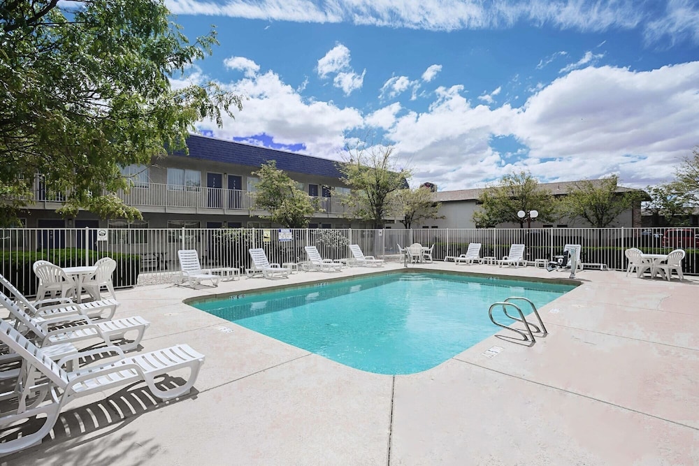 Motel6 Holbrook, AZ 57/62