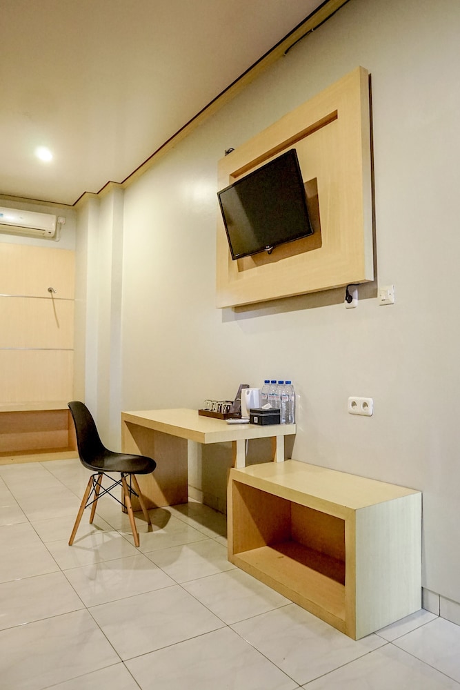 Airlangga Hotel 55/62