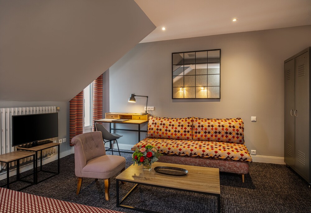 Nouvel Hotel 25/40