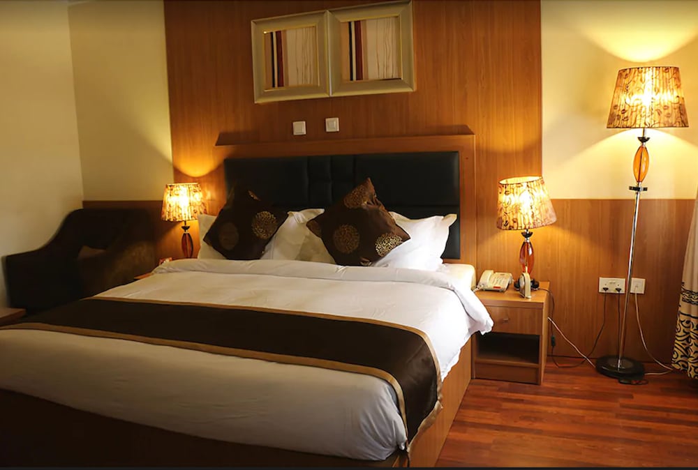 CLASSIC, QUEEN BED