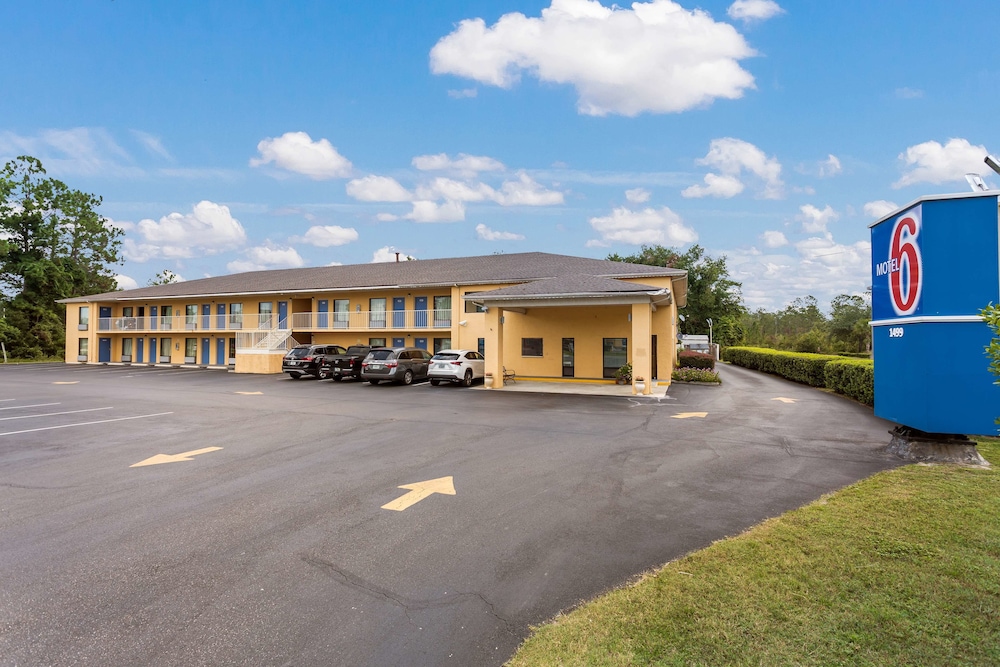 Motel6 Macclenny, FL 33/44