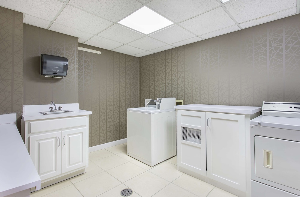 Hampton Inn Cullman 27/56