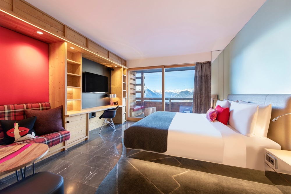 Spectacular, Guest Room, King Bed