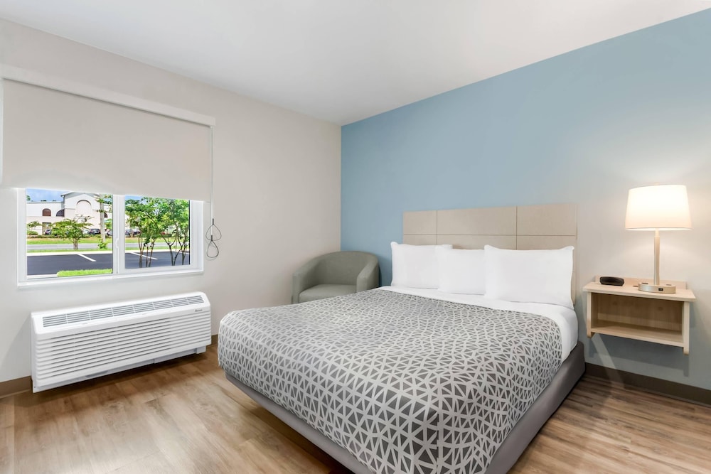 Room, Queen Bed, Accessible