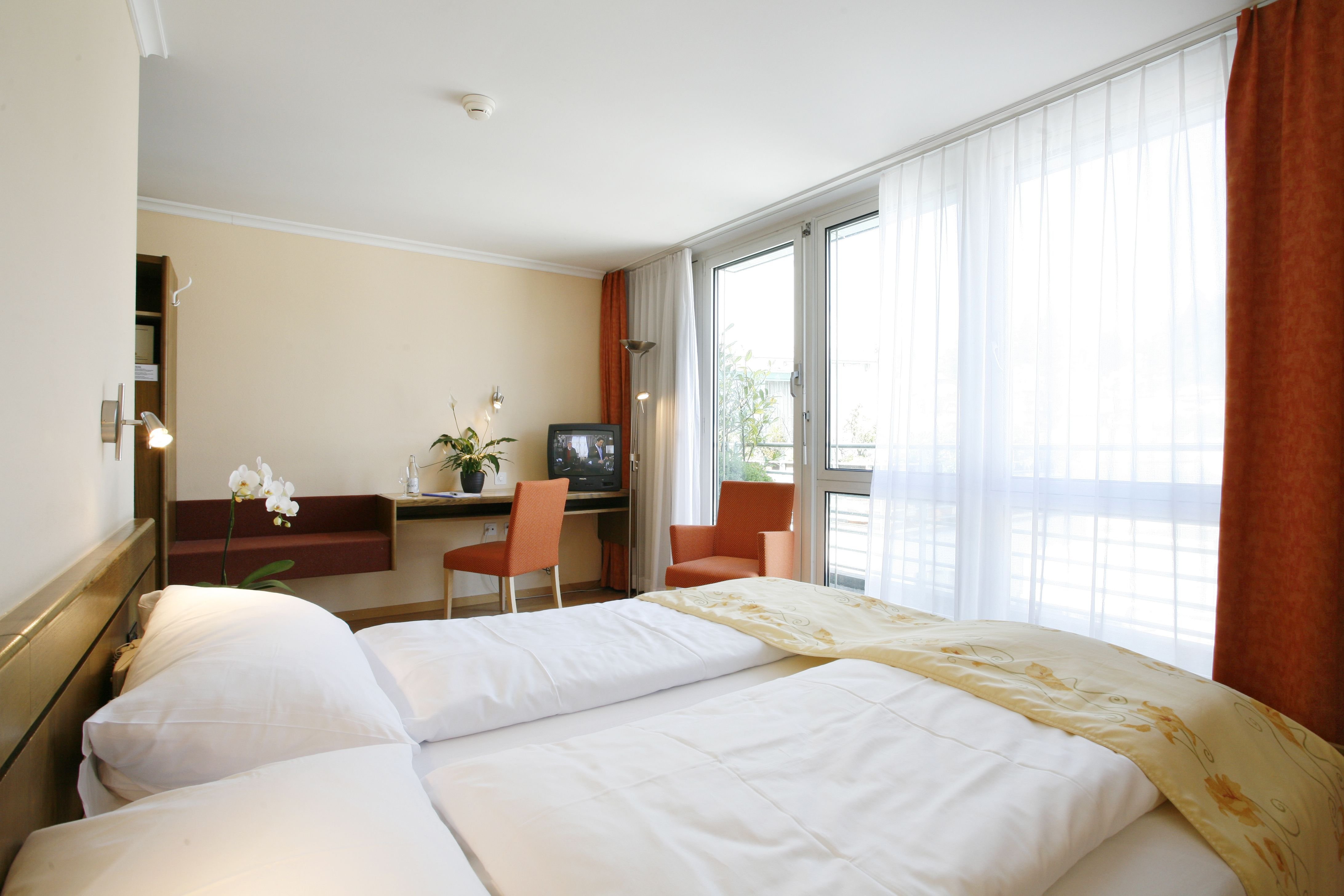 Hotel Ambassador 6/12