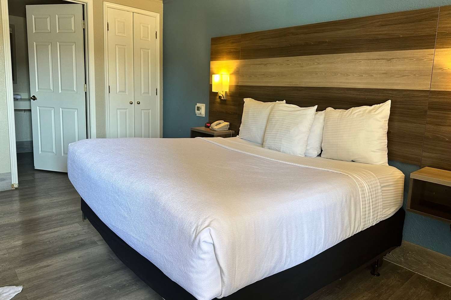 Days Inn by Wyndham San Diego Vista 13/46