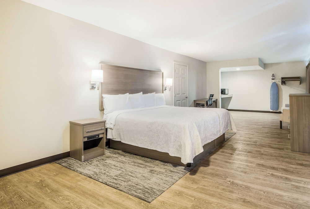 غرفة بسرير كينج لغير المدخنين، Days Inn by Wyndham Chula Vista/San Diego 4/6