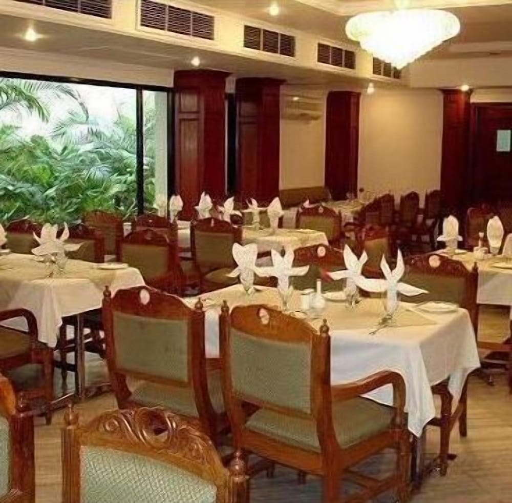 Vaibhav Hotel 40/46