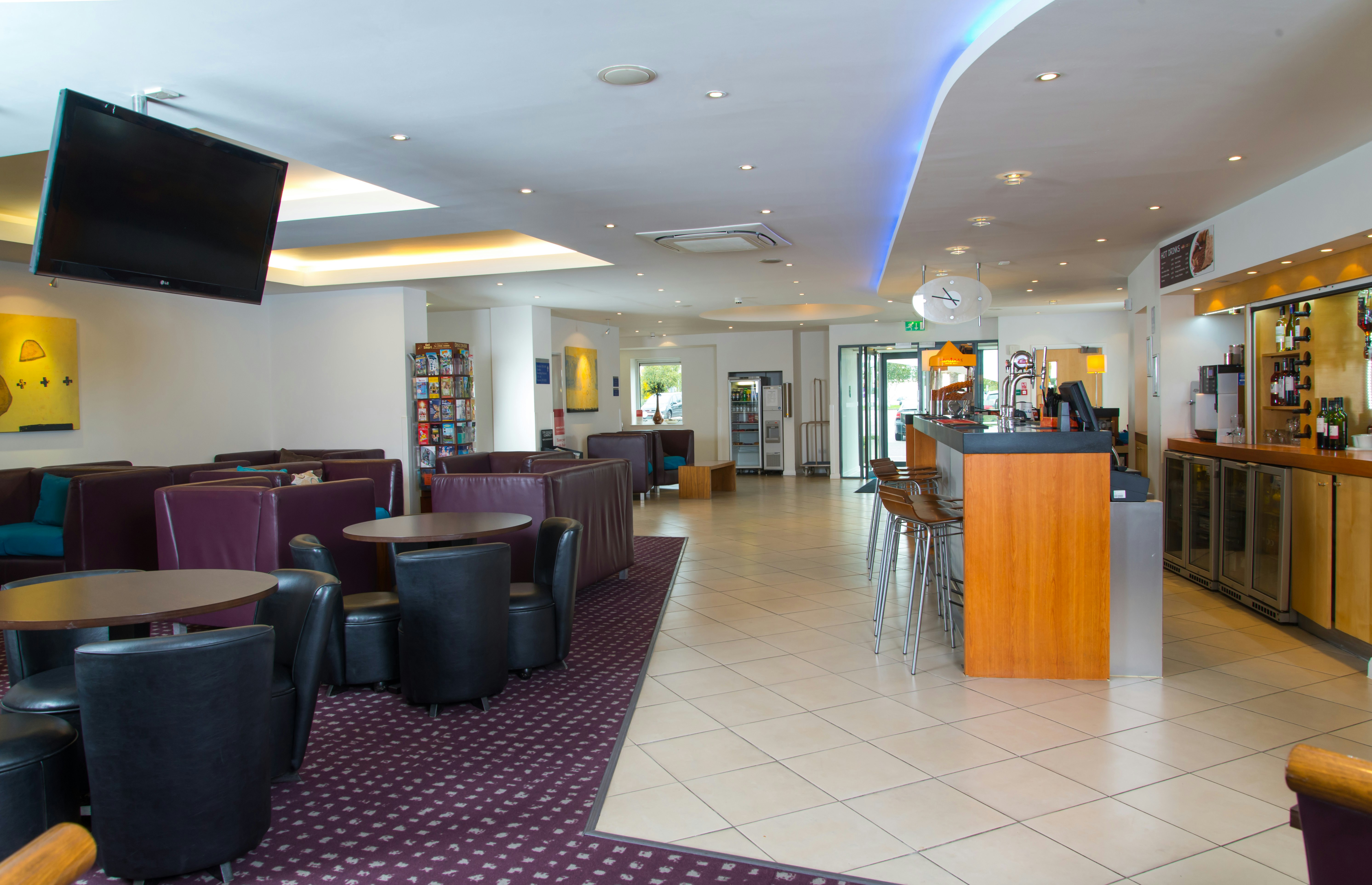 Holiday Inn Express Bedford 10/16