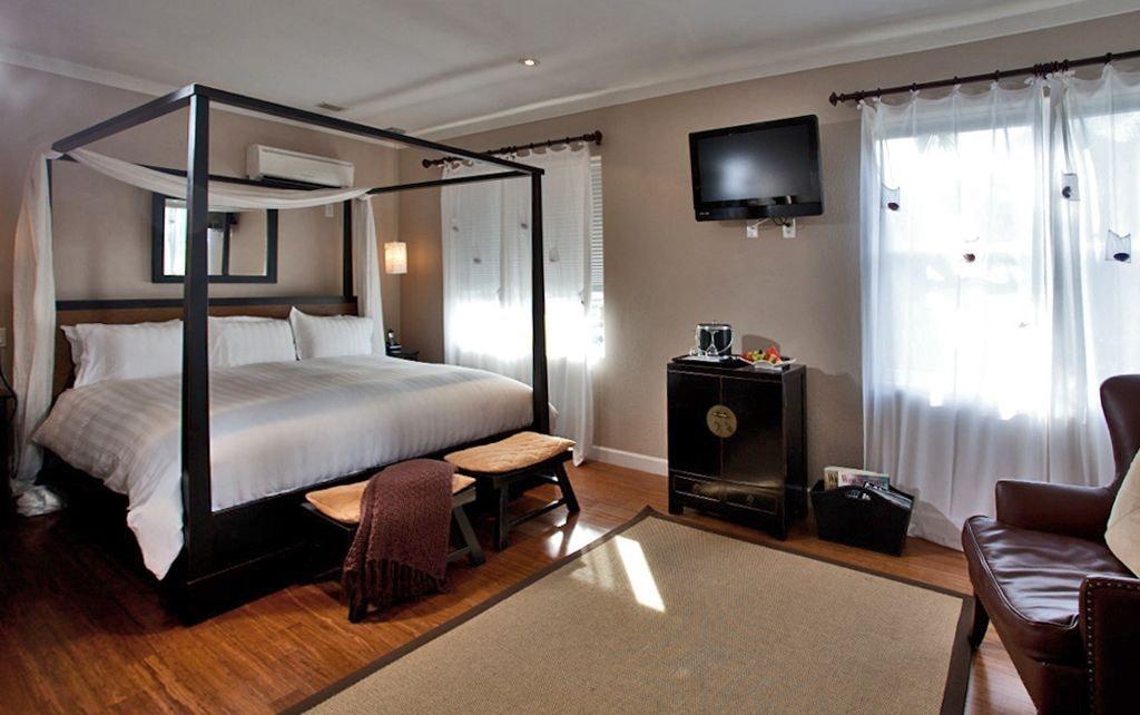 Cadet Hotel 12/46