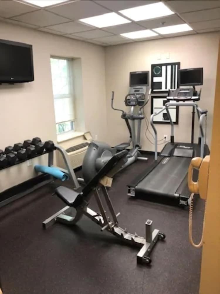 MainStay Suites Middleburg Heights Cleveland Airport 22/42