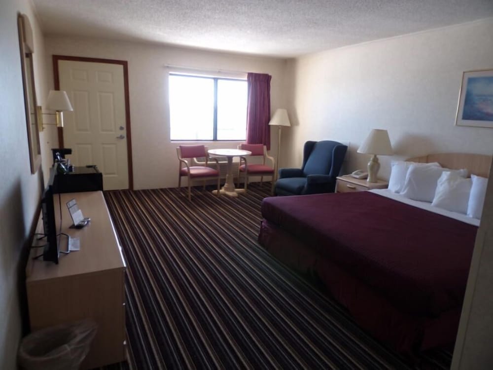 AmericInn by Wyndham Saint Ignace 36/56