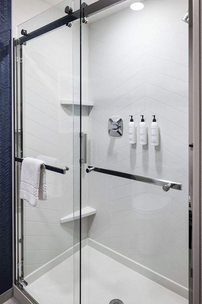 Fairfield Inn & Suites by Marriott Cedar Rapids North 52/52