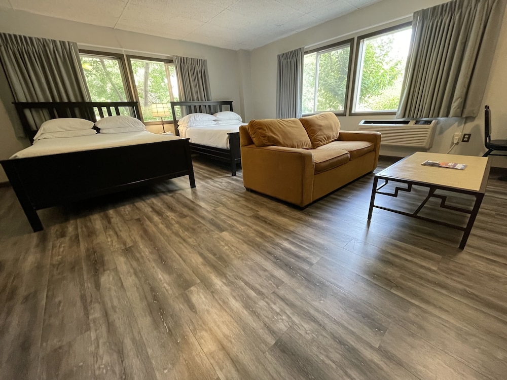 Boulder Twin Lakes Inn 27/49