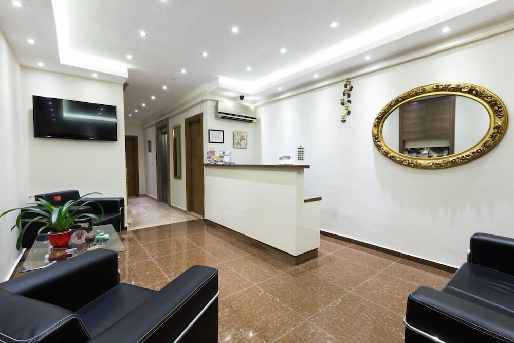 Zendy Suite Hotel 12/88