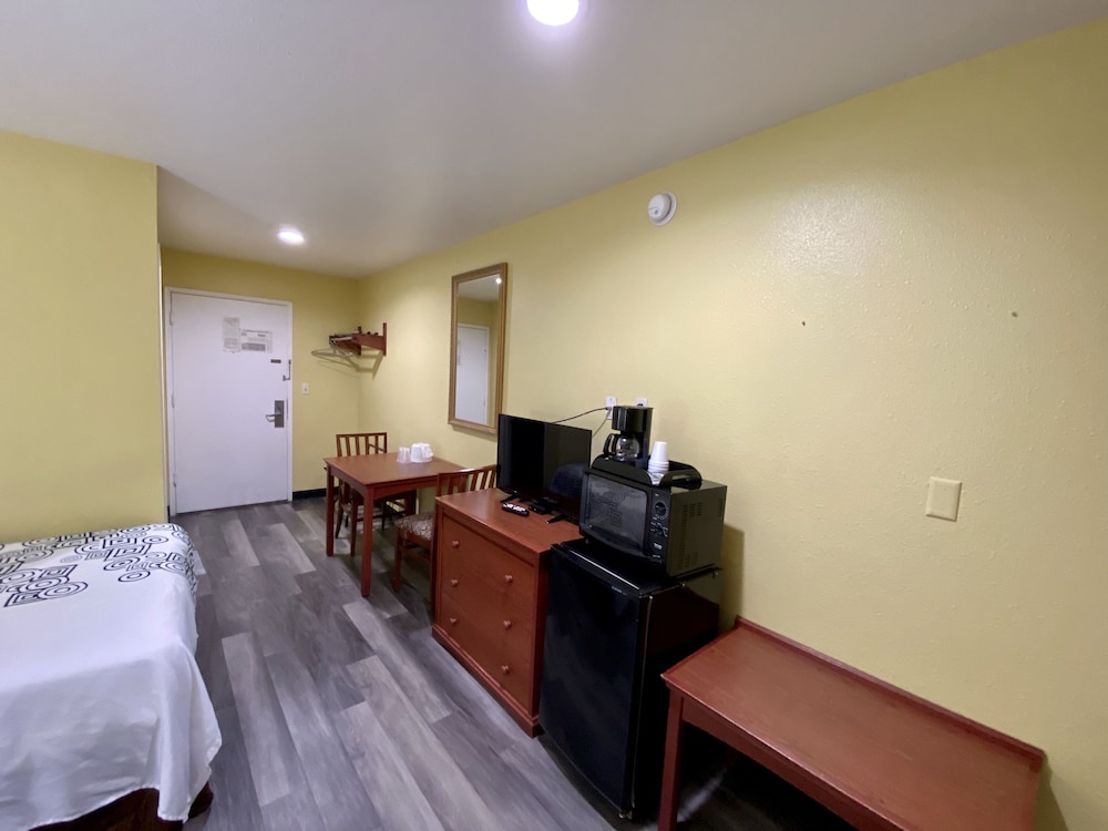 Travelers Inn Medford 46/58