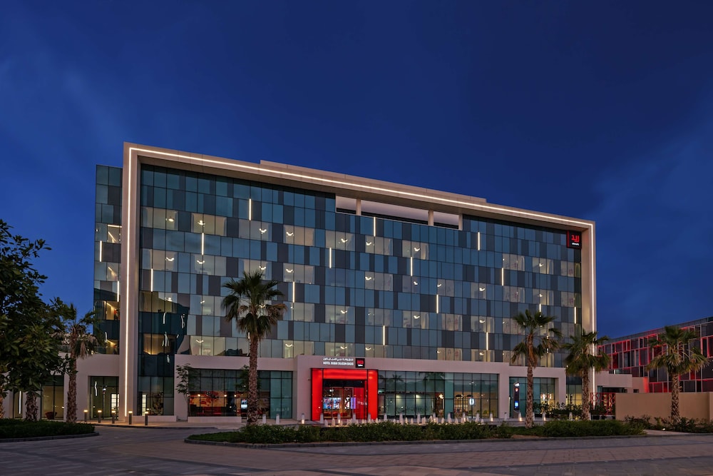 Radisson Red Dubai Silicon Oasis 5/50