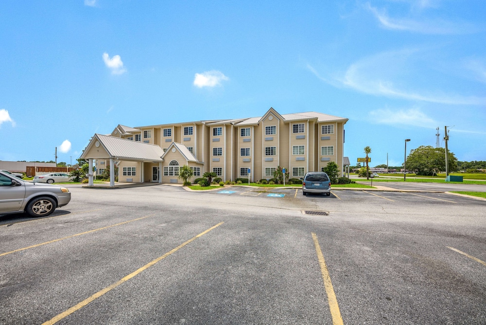 Golden Isles Inn & Suites Brunswick South 4/38