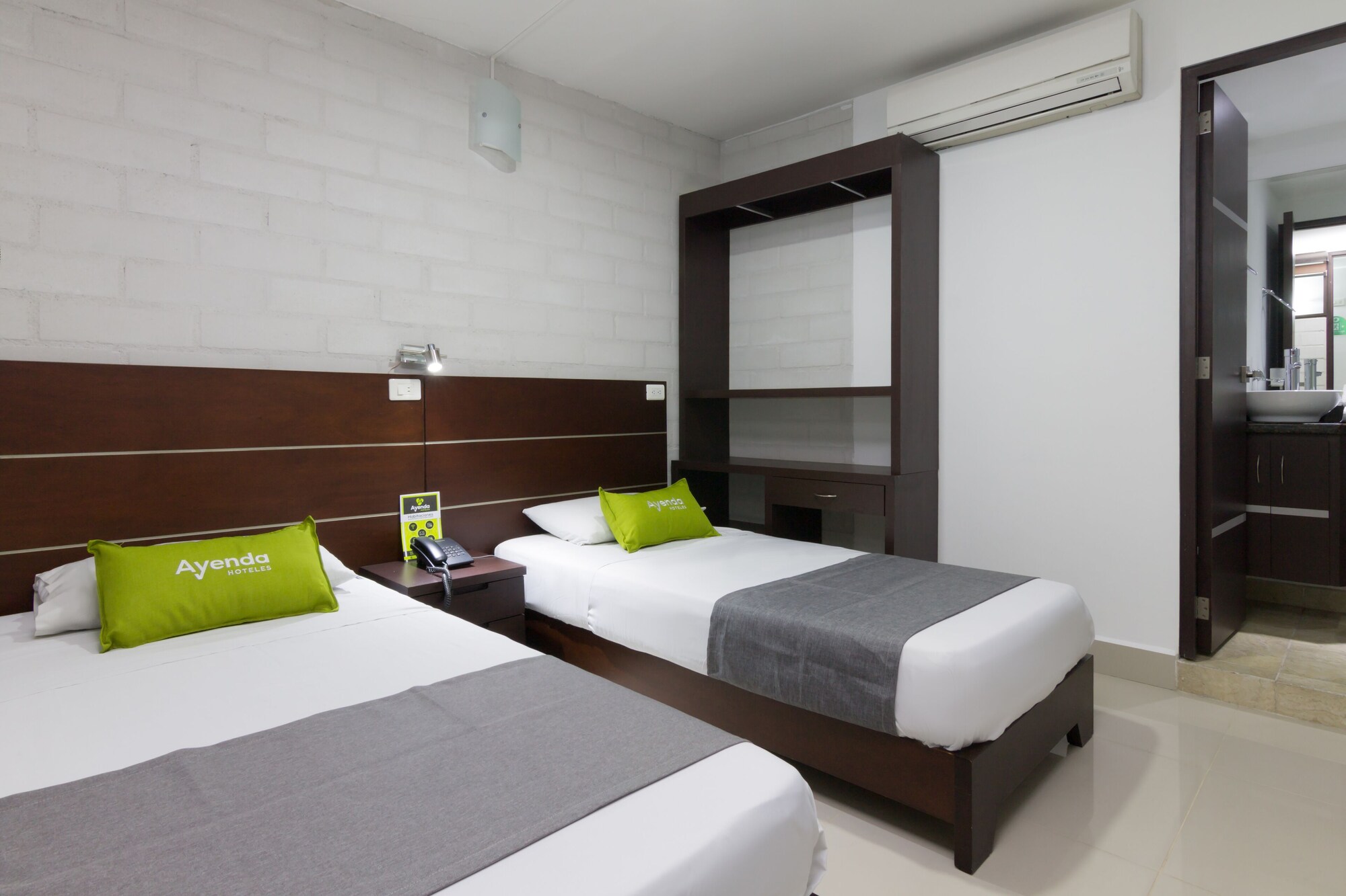 STANDARD, TWIN BEDS