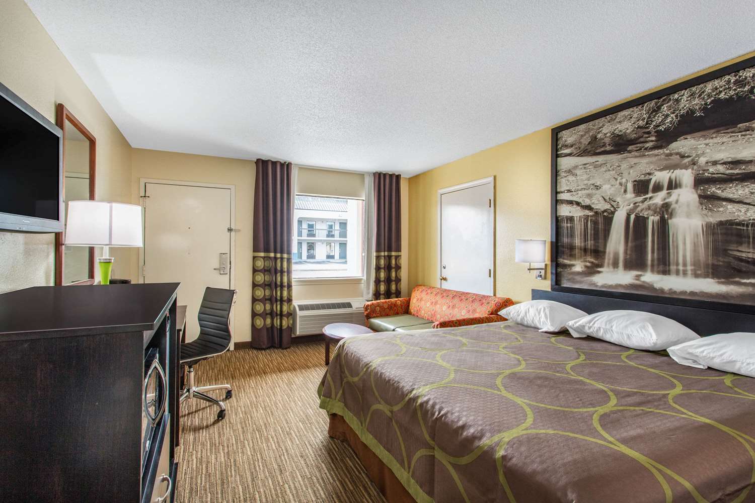 Super 8 by Wyndham Florence 9/23