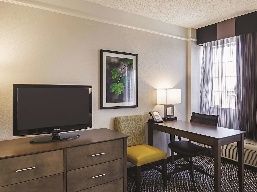 La Quinta Inn & Suites by Wyndham Denver Tech Center 35/52