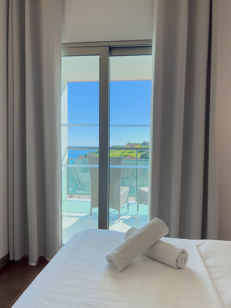 2 BEDROOMS, SUITE, SEA VIEW