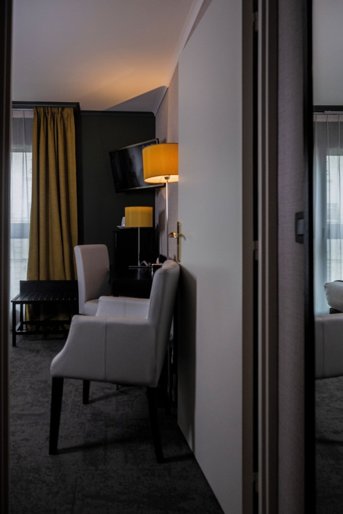 Room at BEST WESTERN ALLEGRO NATION, PARIS