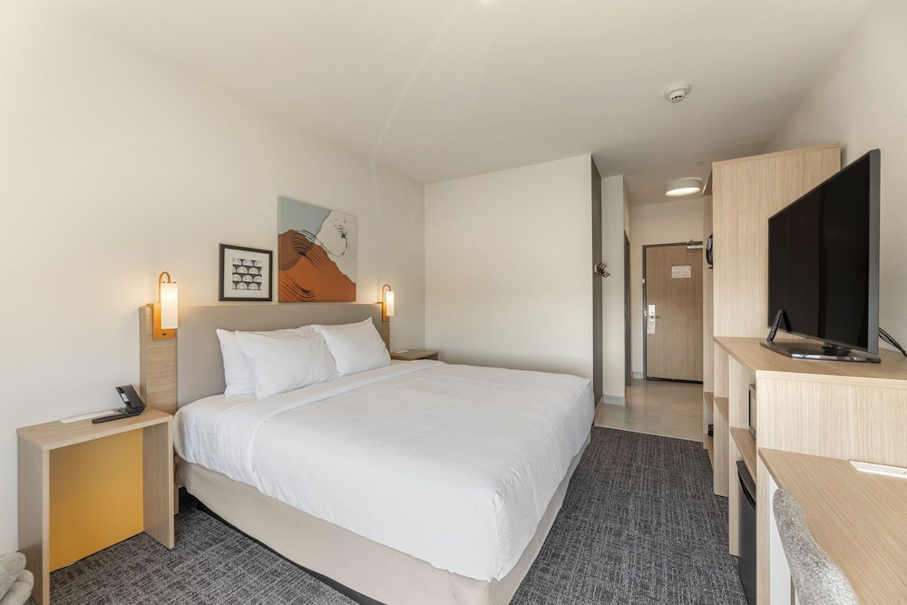 Spark by Hilton Garland Dallas East 12/42