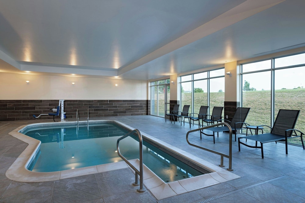 Fairfield Inn & Suites by Marriott Lincoln Crete 20/50